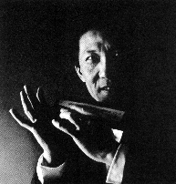 Cham-Ber Huang  - harmonica virtuoso...the performer and his artistry